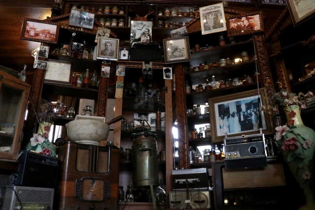 Büyükada'daki Merkez Eczanesi 148 yıldır aynı adreste, aynı kapıda